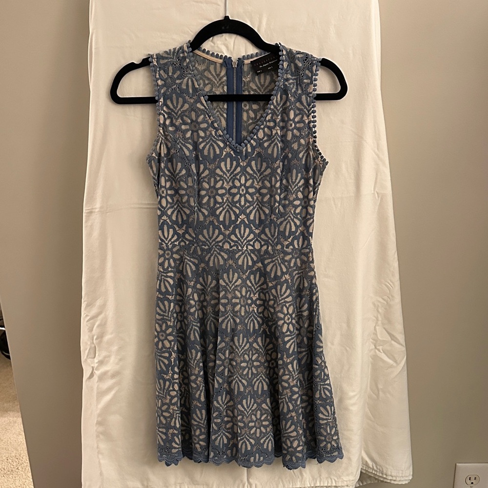 Blue and White Sleeveless Lace Dress
